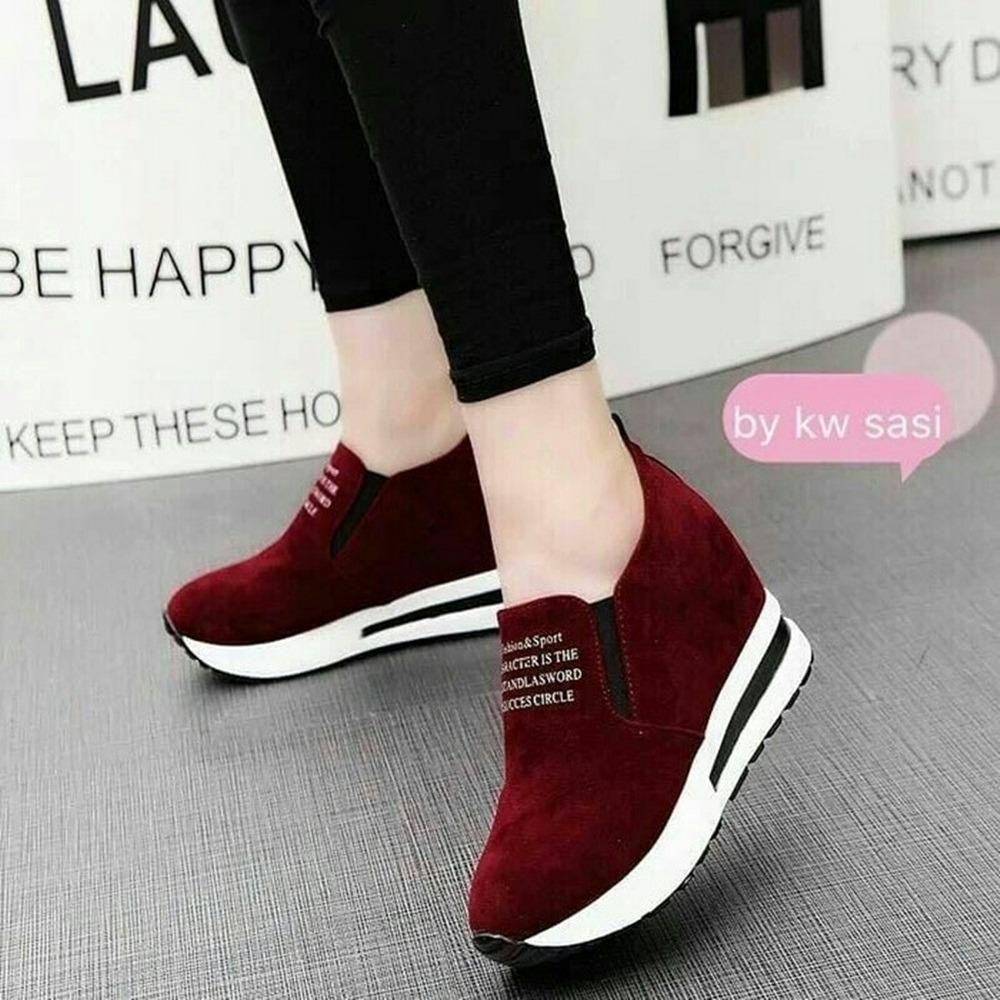 Sepatu Wedges Wanita Merah Marun Terbaru
