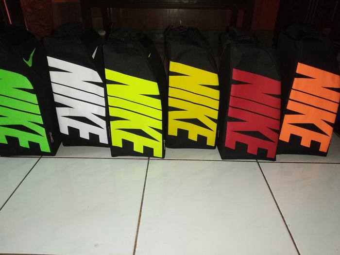 HARGA SPESIAL!!! Tas Sepatu Futsal, Basket, Badminton, olahraga lainnya Merk Nike - ccq5dL