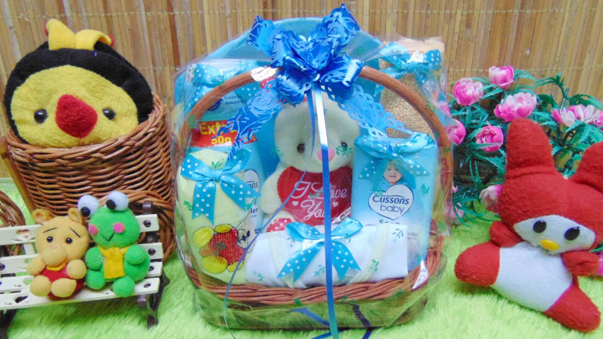 kembarshop - paket kado bayi baby gift – kado lahiran – parcel bayi – parsel kado bayi – keranjang tangkai mini feeding set tempat makan bayi komplit laki-laki