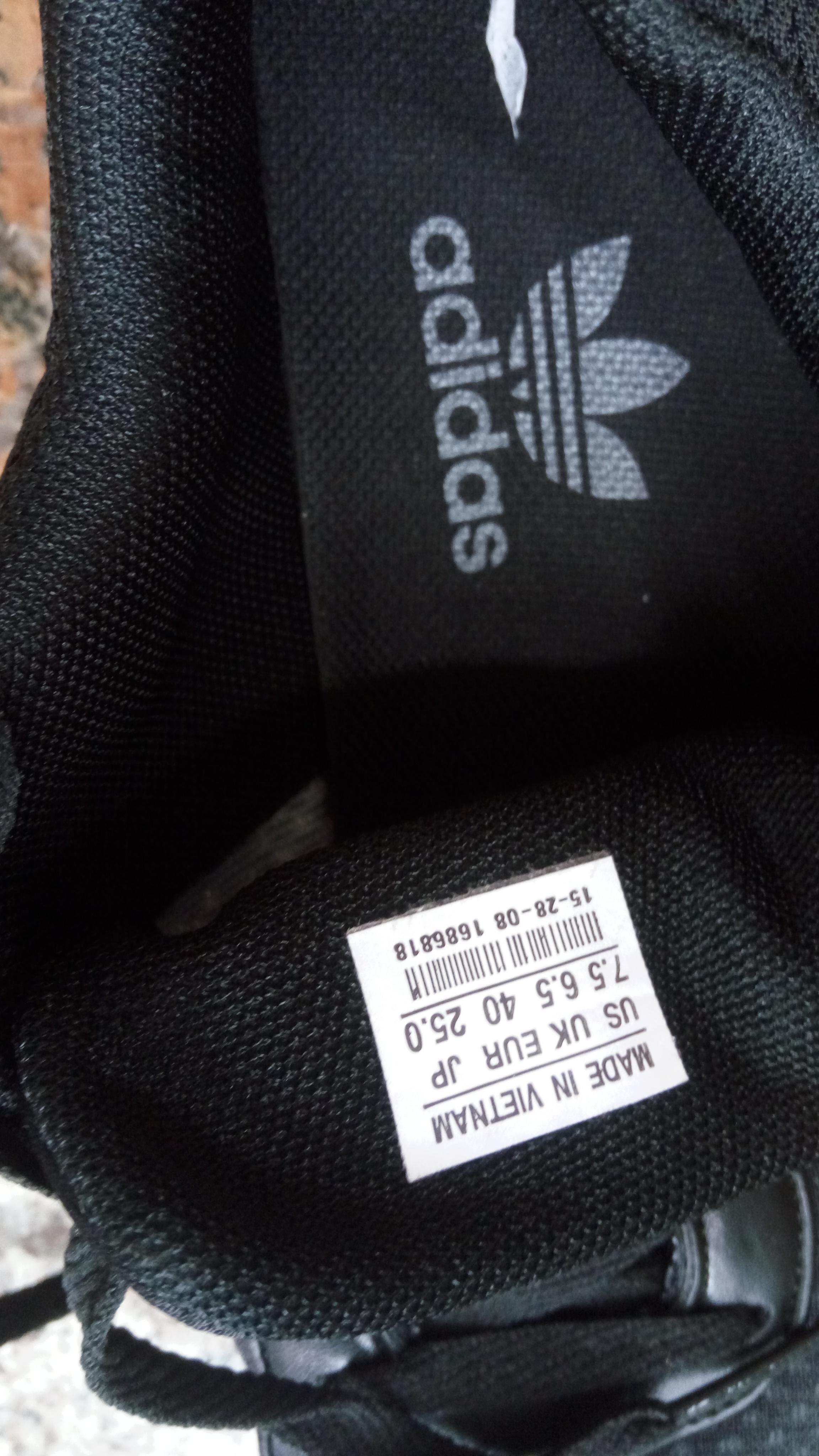 Sepatu Made in Vietnam