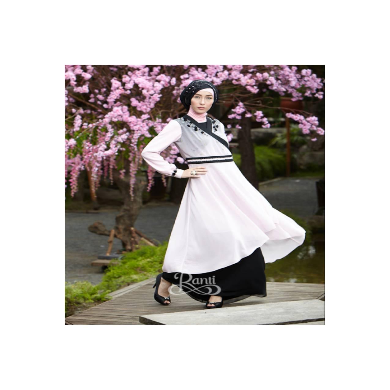 Japanese Blossom by Ranti Moslem