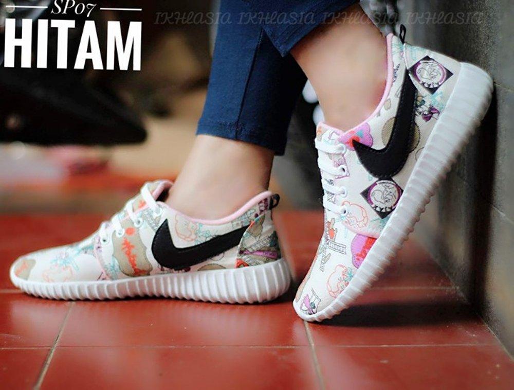Sepatu kets Holland Nike Lis Hitam SP07