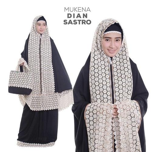 Mukena Dian Sastro