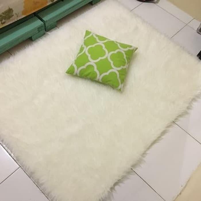 Kain / Karpet bulu korea uk 100x130 @ karpet bulu rasfur karakter korea putih halus tebal 150 x 200 lantai ruang tamu