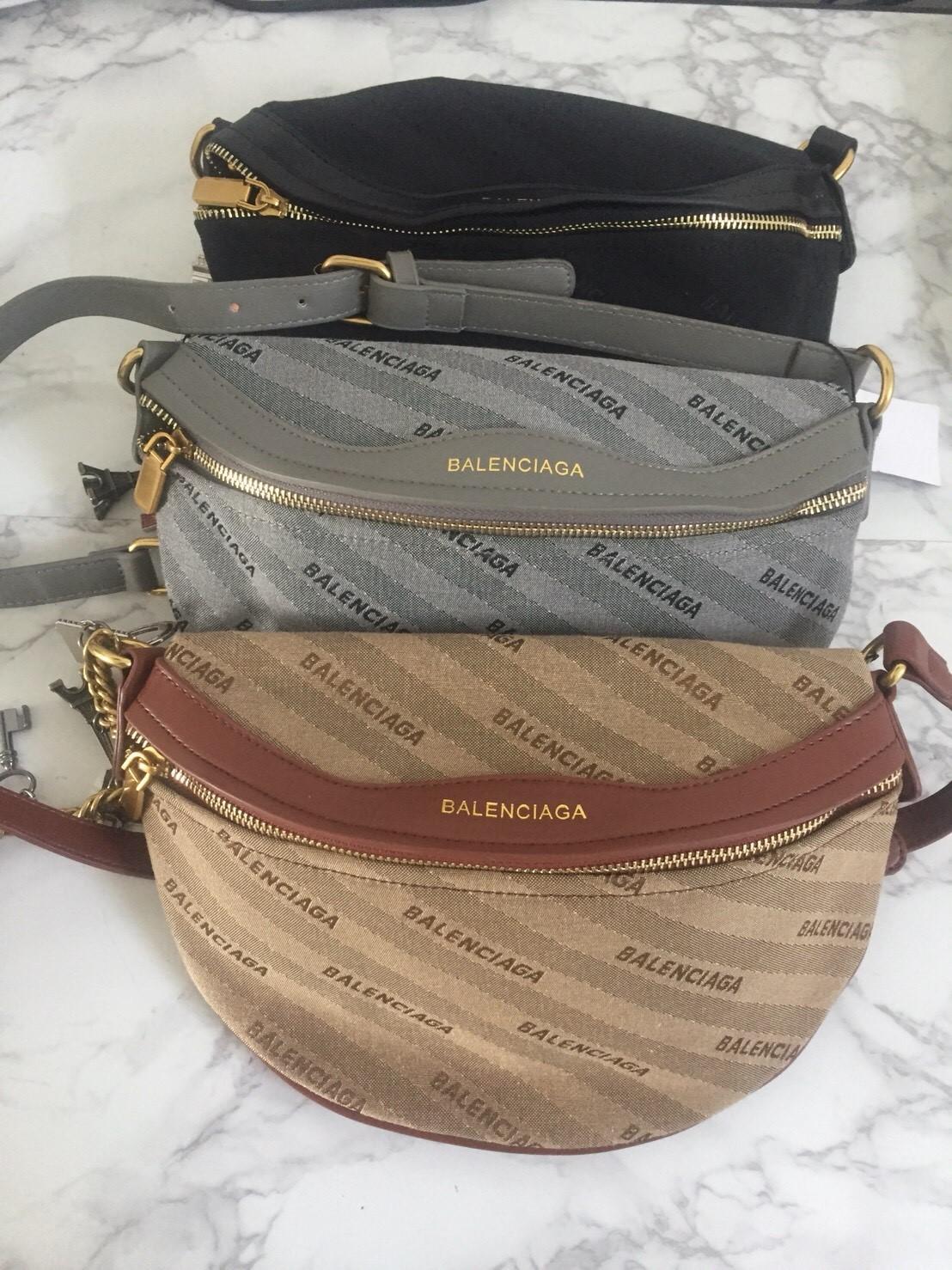 Promo Tas Wanita Balenciaga Belt Bag Waist Bag Waistbag Sling Bag Belt Bag Impor Import Harga Murah Diskon Sale Obral Keren Best Seller Kece New Arrival Cantik Bagus Rapi Kuat Bagus