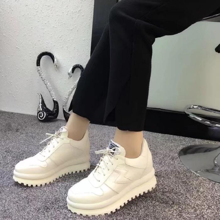 Europe Station Sepatu Wanita Musim Gugur Model Baru Sepatu Lapisan Tunggal Kulit Asli Tali Sepatu
