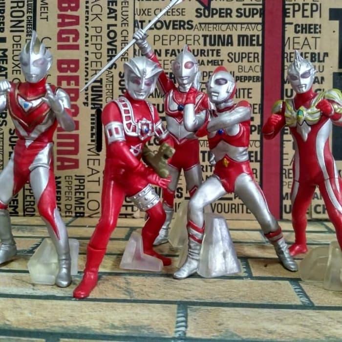 mainan anak ultraman figure C set 5 bh