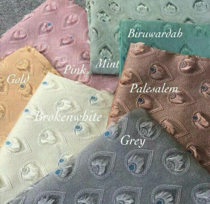 Hijab Kerudung Bulu Hati