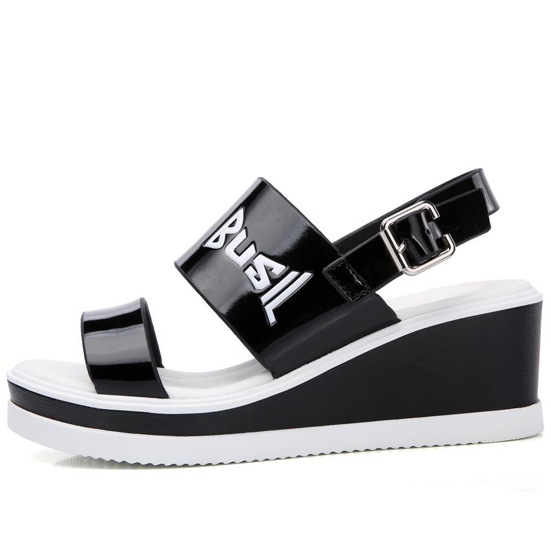 Sandal Baru Musim Panas Sepatu Wanita Datar Sederhana (Hitam)