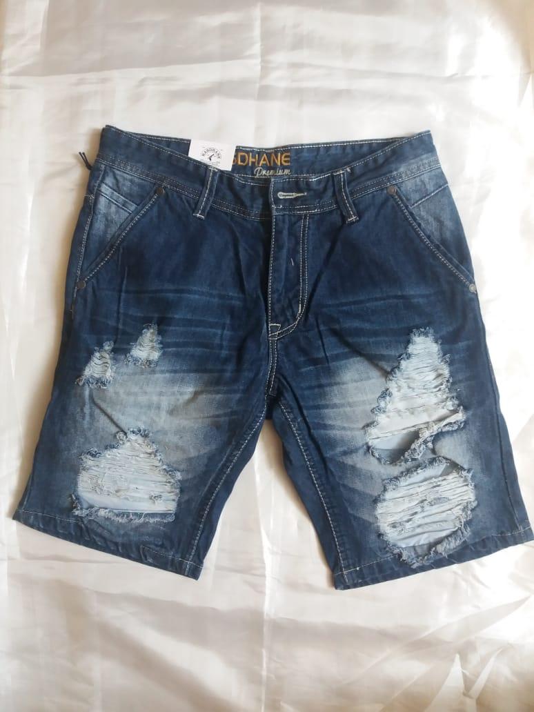 Celana Jeans Pendek Pria Model Ripped Sobek Sobek Terbaru