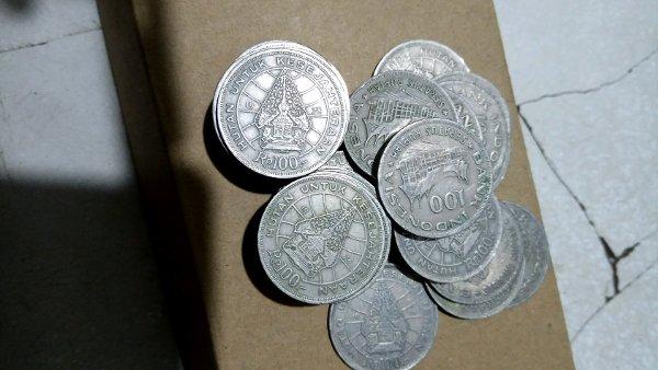 Uang koin kuno 100 rupiah thn 78. buat koleksi
