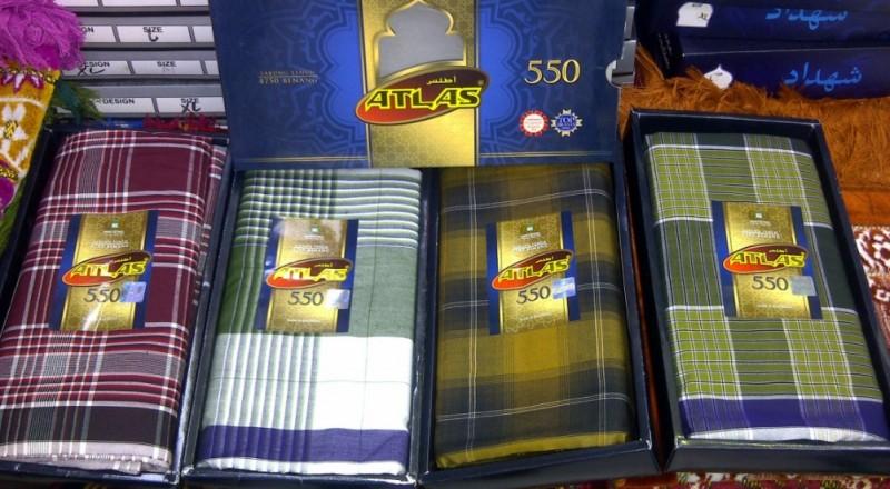 NDR-Store Sarung Tenun Atlas Nyaman Dipakai Untuk Ibadah Shalat Acara Keagamaan Acara Ada Bahan Halus Awet Dan Tahan Lama