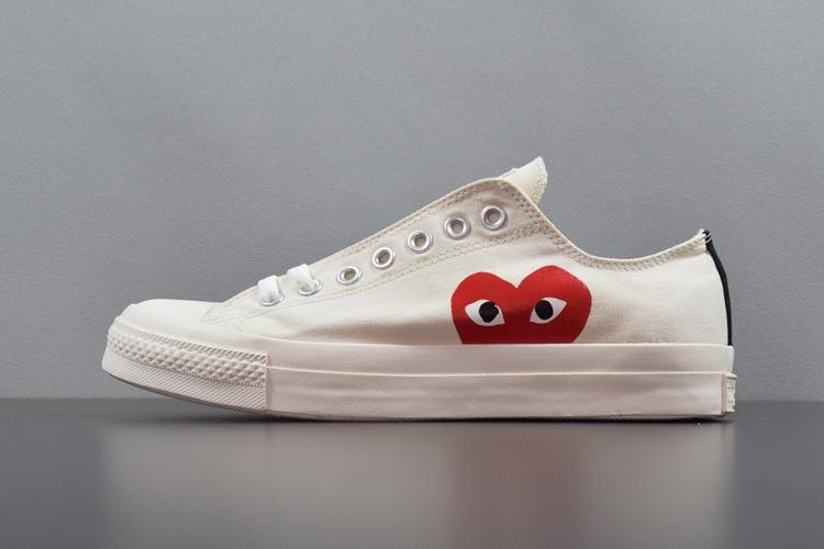 Produk Baru Asli Pria dan Wanita Sepatu Kets Converse Unisex Sepatu Datar Sepatu Kanvas Modis