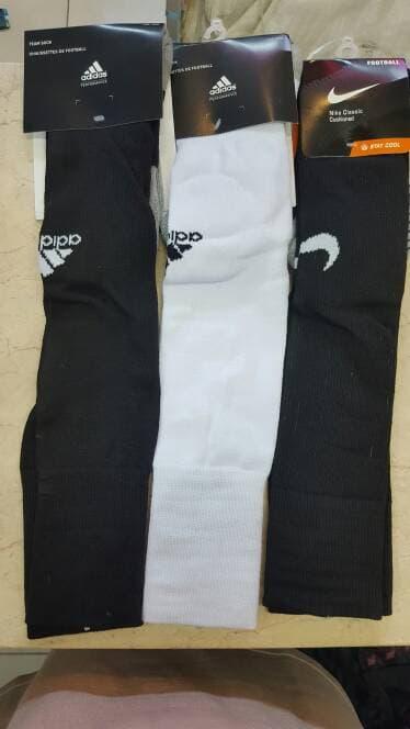 KAOS KAKI BOLA ADIDAS / NIKE POLOS HITAM PUTIH DISKON TERMURAH