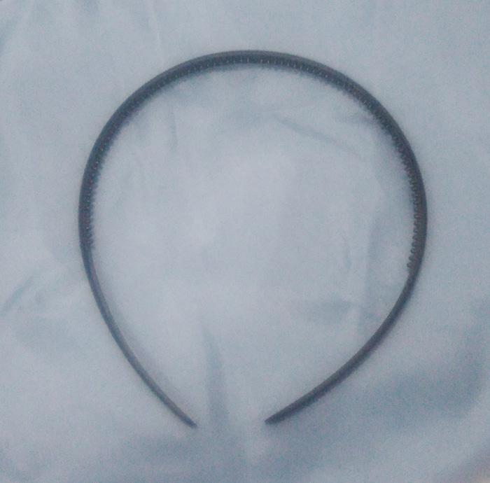 Bando Plastik Hitam Polos Cembung Gerigi Lebar 0.7 cm
