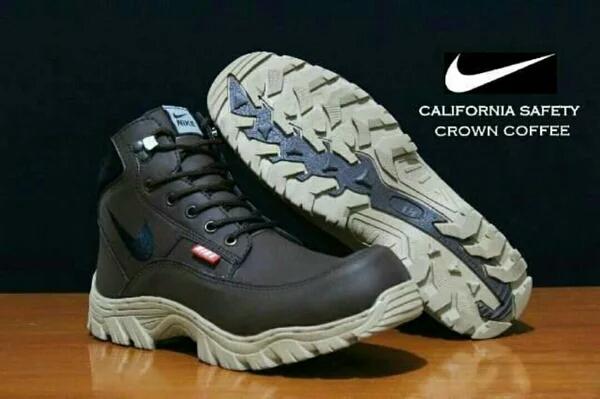 SEPATU SAFETY  BOOTS PRIA NIKE TRACKING