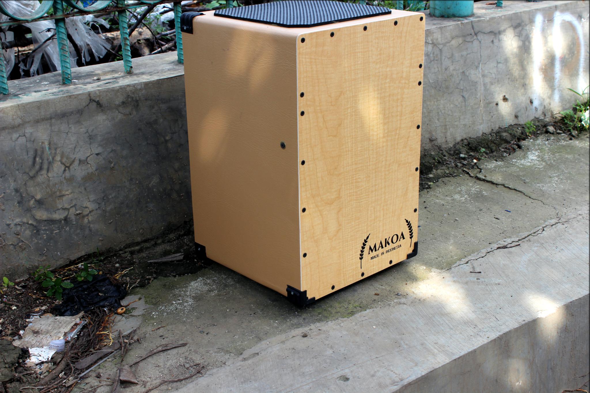 Cajon Kahon Drumbox Mahogany dilapisi Kulit merk MAKOA