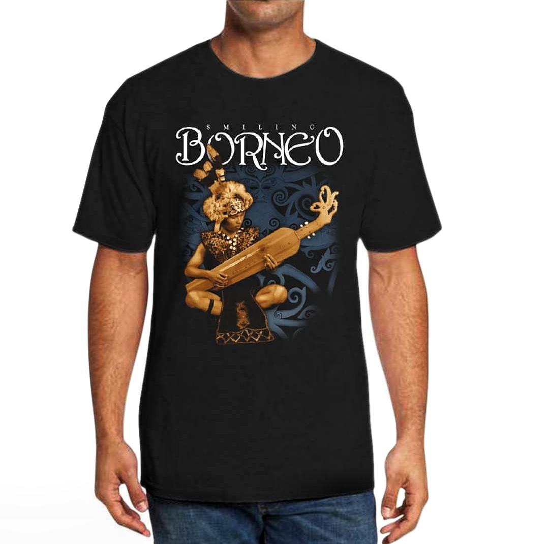 Kaos Distro Pria khas Balikpapan Kalimantan Timur Sape Alat Musik Tradisional ukuran L (Large)