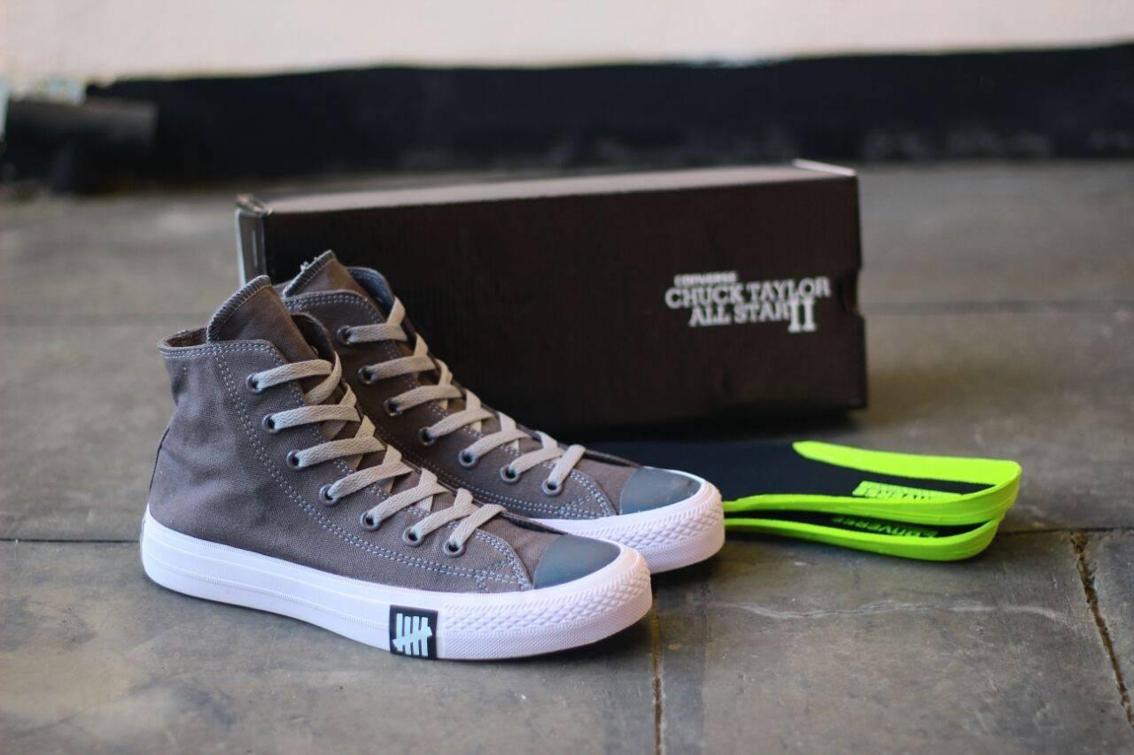Sepatu Sneakers Pria Converse CT Undefeated HIGH For Men Size 39-43 Sepatu Sekolah Warna Abu