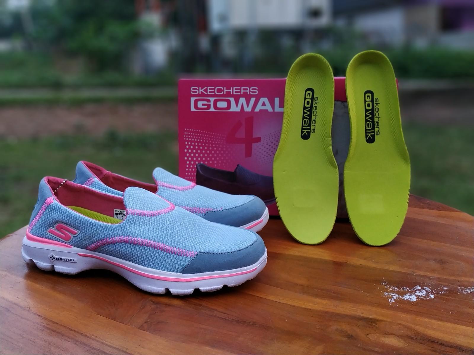 sepatu skechers go walk abu muda pink woman tag made in vietnam