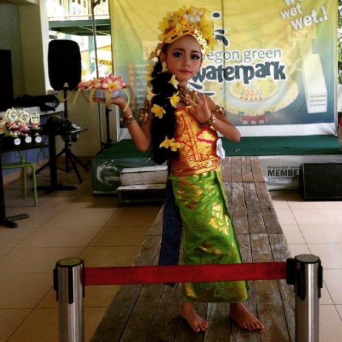 baju karnaval anak cewek adat bali