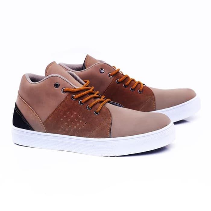 Sepatu laki-laki/Sepatu Pria Casual Sneaker Skate Boots model terbaru keluaran terbaru harga murah kualitas bagus warna coklat
