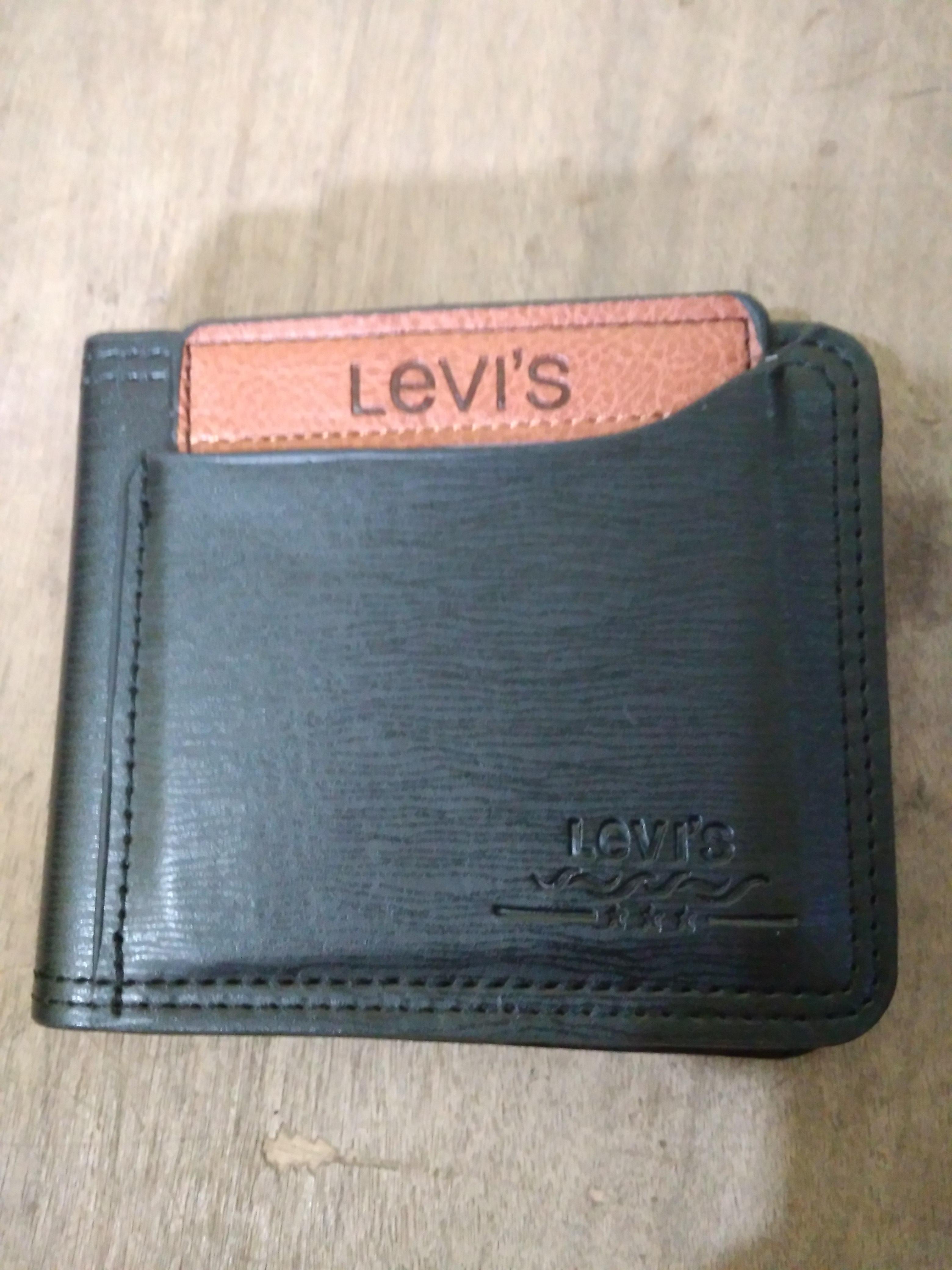 Dompet Pria kulit import berkualitas merk LEVIS, Motif Keren, Elegant & Berkualitas