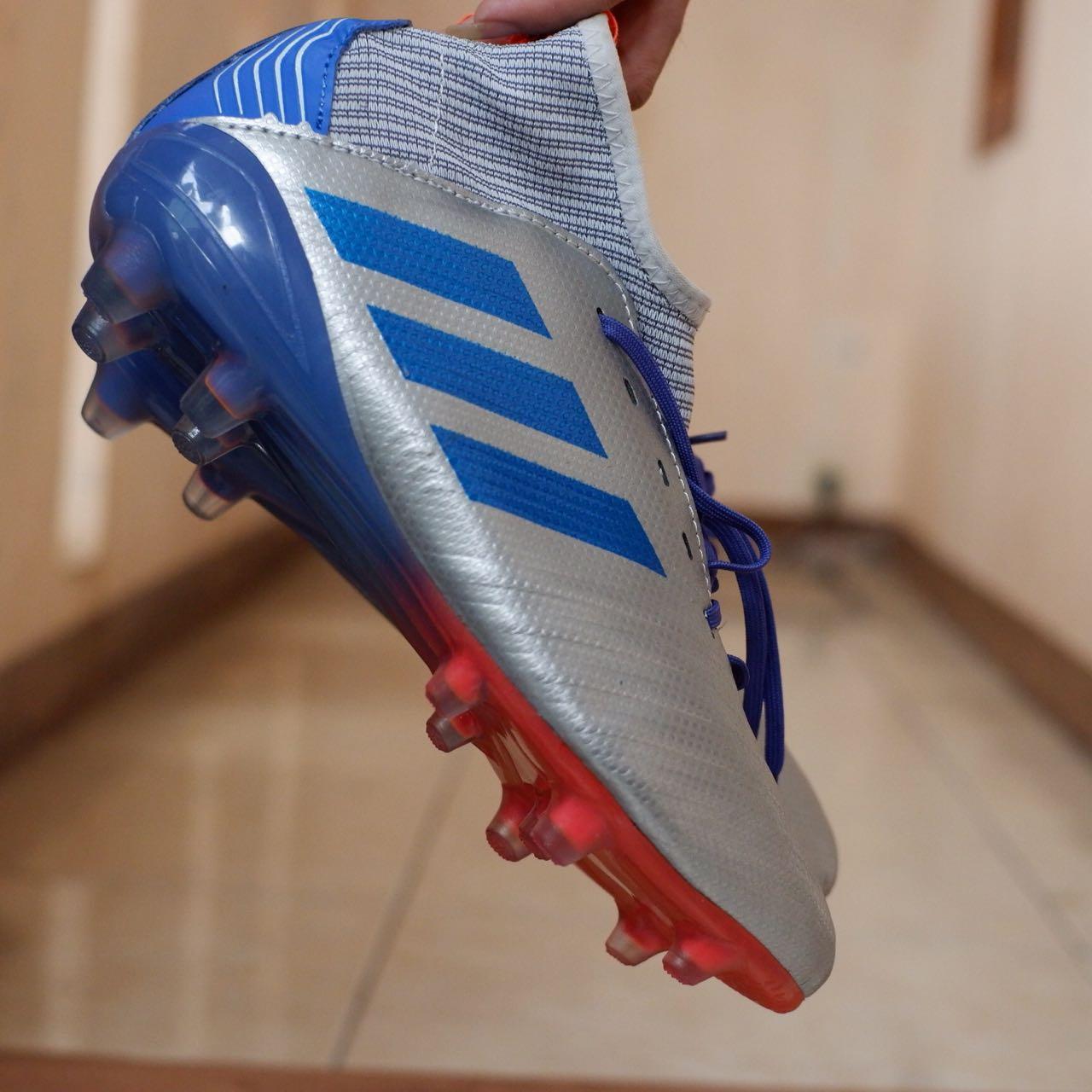 Sepatu Bola Boot Predator TERBARU