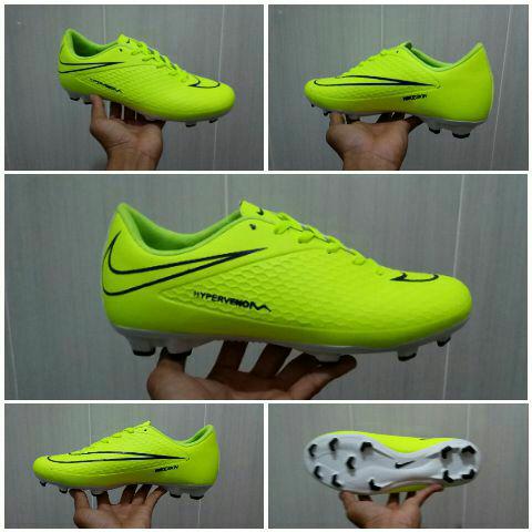 SEPATU BOLA NIKE