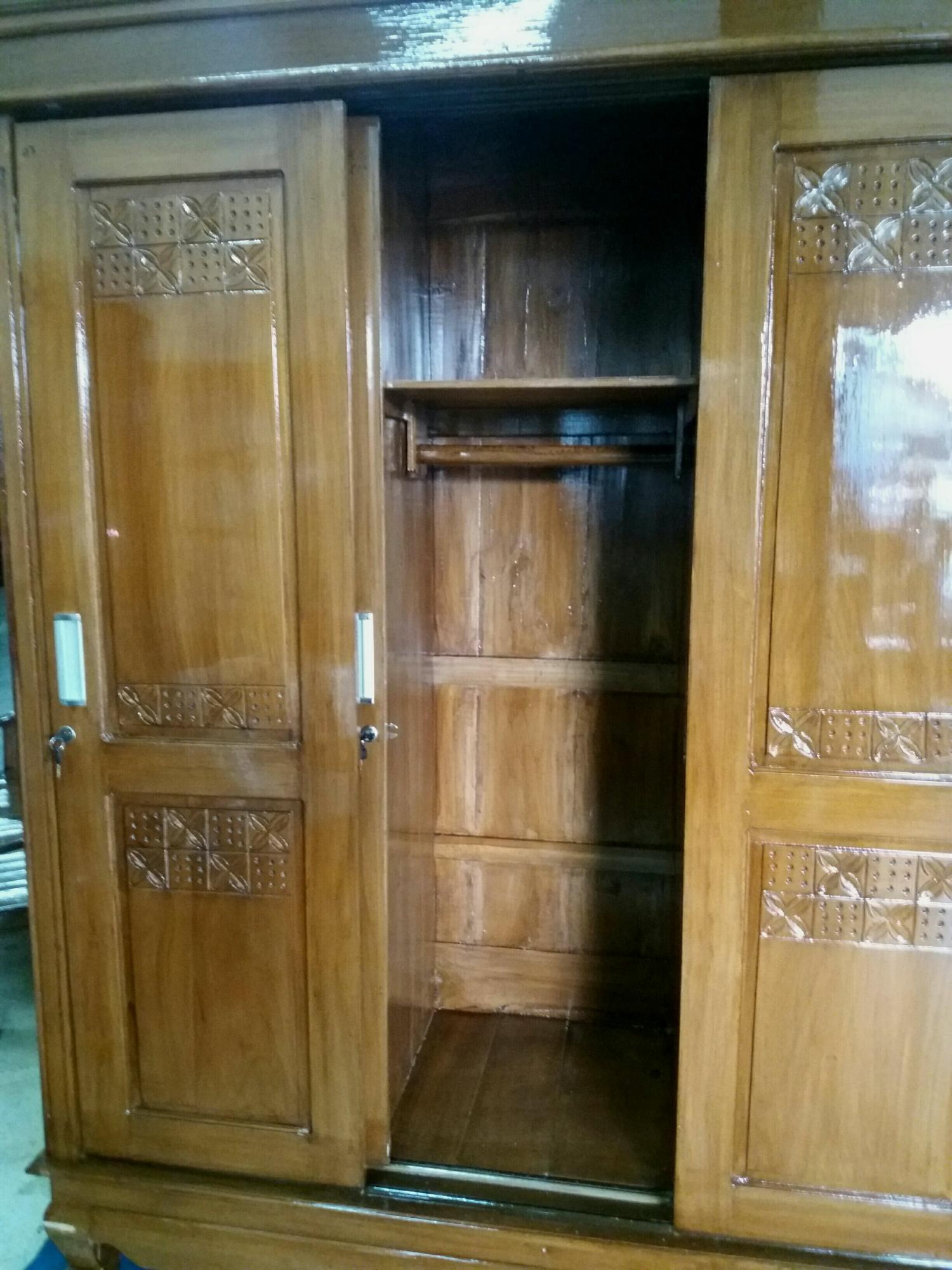 lemari pakaian 3 pintu kayu jati ukir sleding