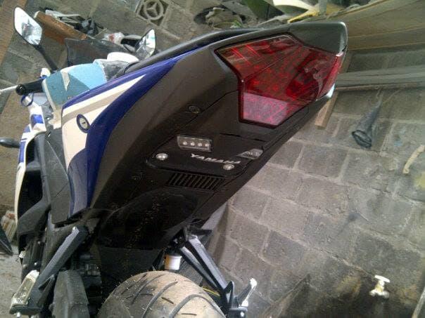 Fender Undertail Mini Yamaha R25 cover spatbor + sein sen