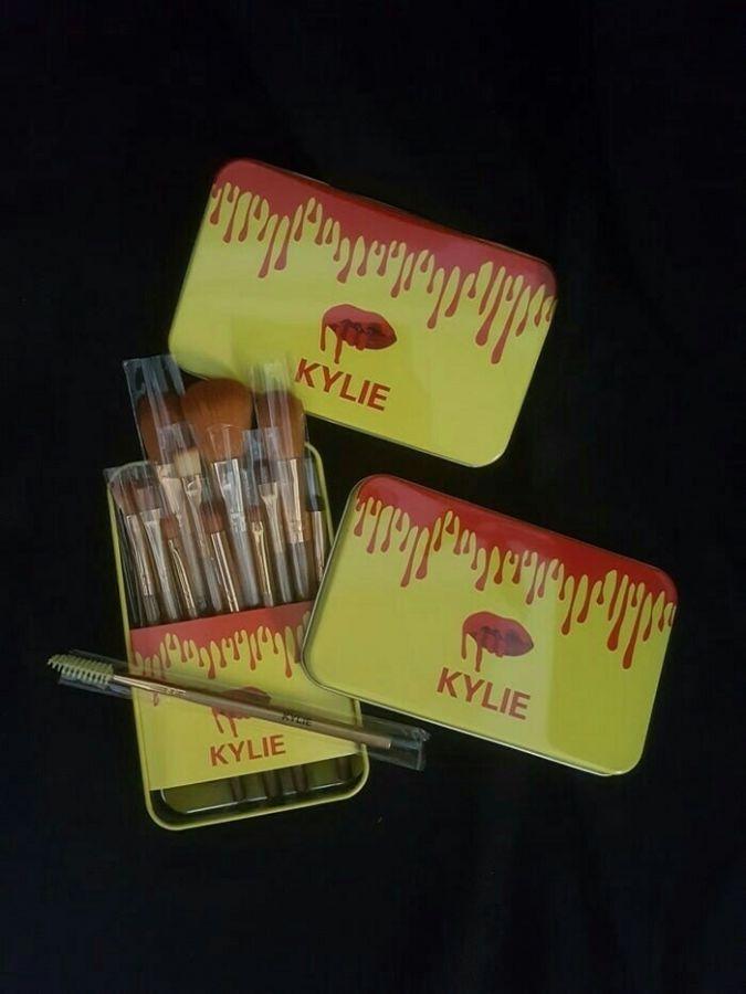 Produk Rekomendasi - Kuas Kaleng KYLIE Gold Isi 12 set - Set Makeup Brush