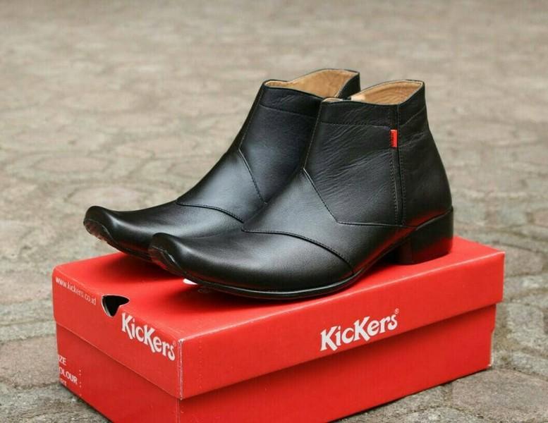 Sepatu Boots Kulit Pria Kickers Sleting IS / Formal / Sneakers / Casual / Branded Cowok Termurah