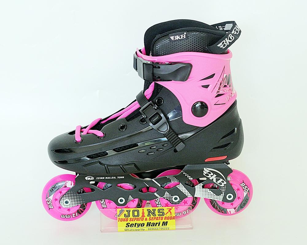 SEPATU RODA MERK FLYING EAGLE B5S BLACK PINK