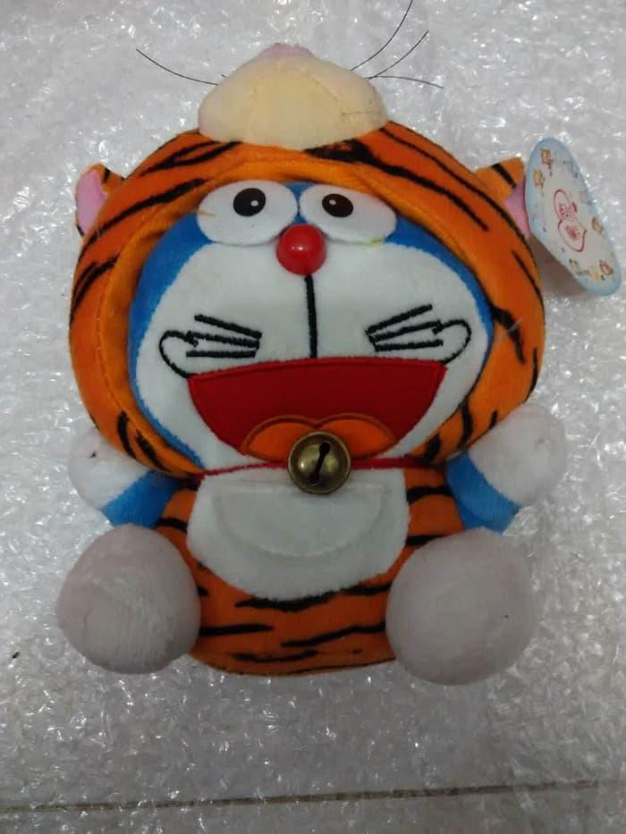 Gantungan Mobil Boneka Doraemon Shio Macan (Boneka SP 6441)