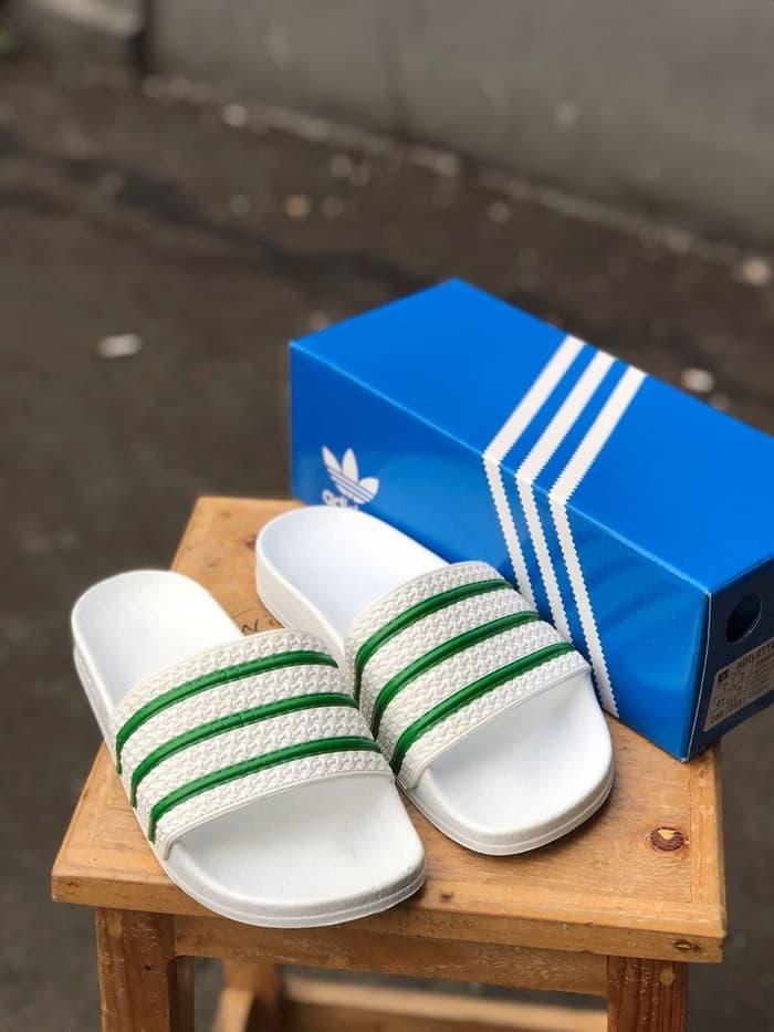 Sedang Diskon!! Sandal Adidas Adilette Made In Italy - ready stock