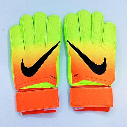 SARUNG TANGAN KIPER BOLA FUTSAL/ BOLA SEPAK/ SARUNG TANGAN KIPER NIKE uk 9-10/MEDIUM
