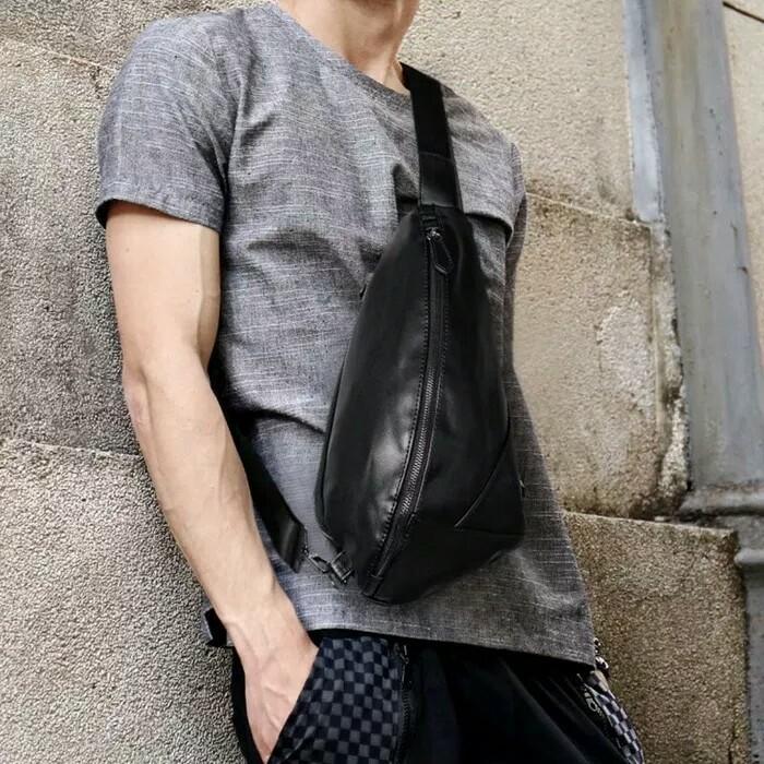 tas selempang pria / tas selempang pria kulit / tas selempang pria eiger / tas selempang pria polo / tas selempang pria keren / tas selempang pria bodypack / tas selempang pria kekinian / Tas selempang kulit pria import -Tas SAC- - Hitam DISKON MURAH!!!