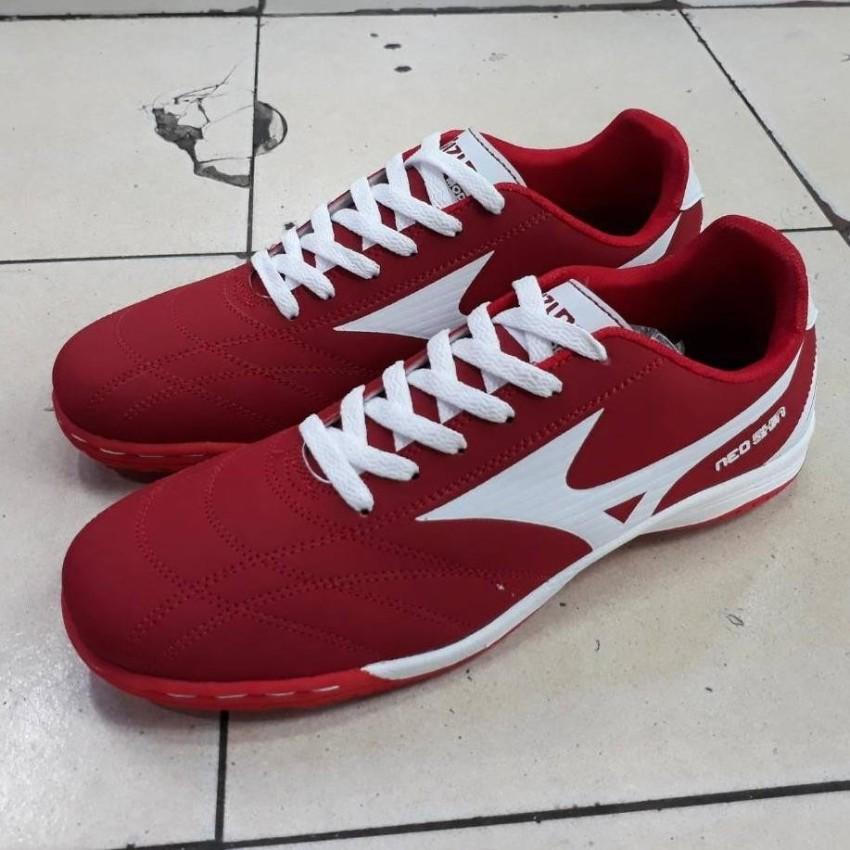 SEPATU FUTTSAL TERBARU MIZUNO RINGAN NYAMAN DI PAKAI