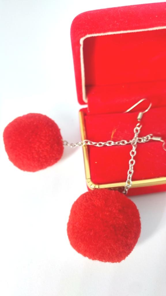 Anting Pompom Diameter 3 cm Long Tassel Anting Soft Fur Ball - Merah