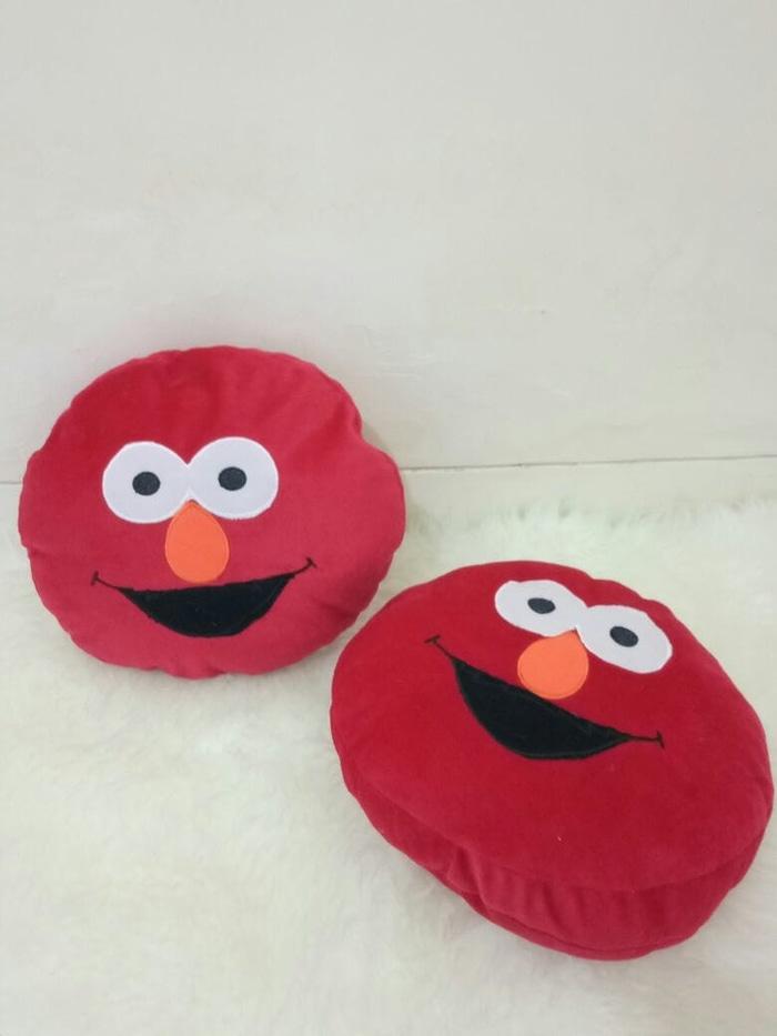 bantal elmo boneka elmo bantal kepala elmo