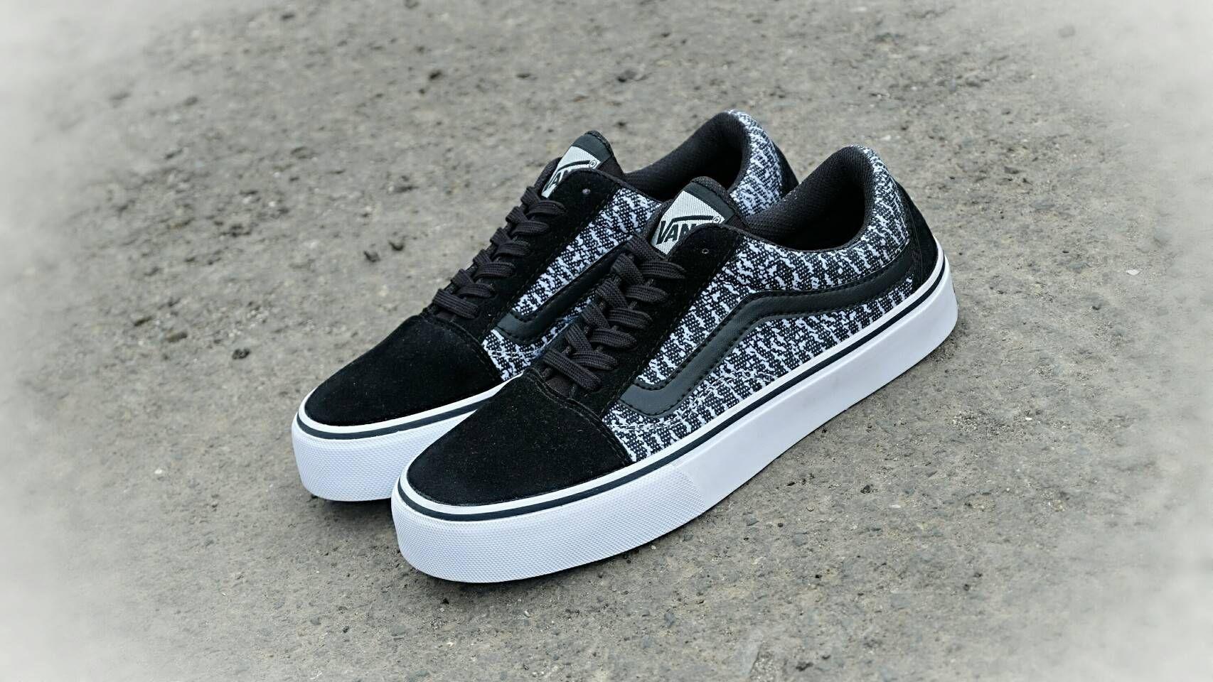 Sepatu Vans Gaya pria terbaru kasual trendi slip on boots pantofel kanvas kerja pormal hitam