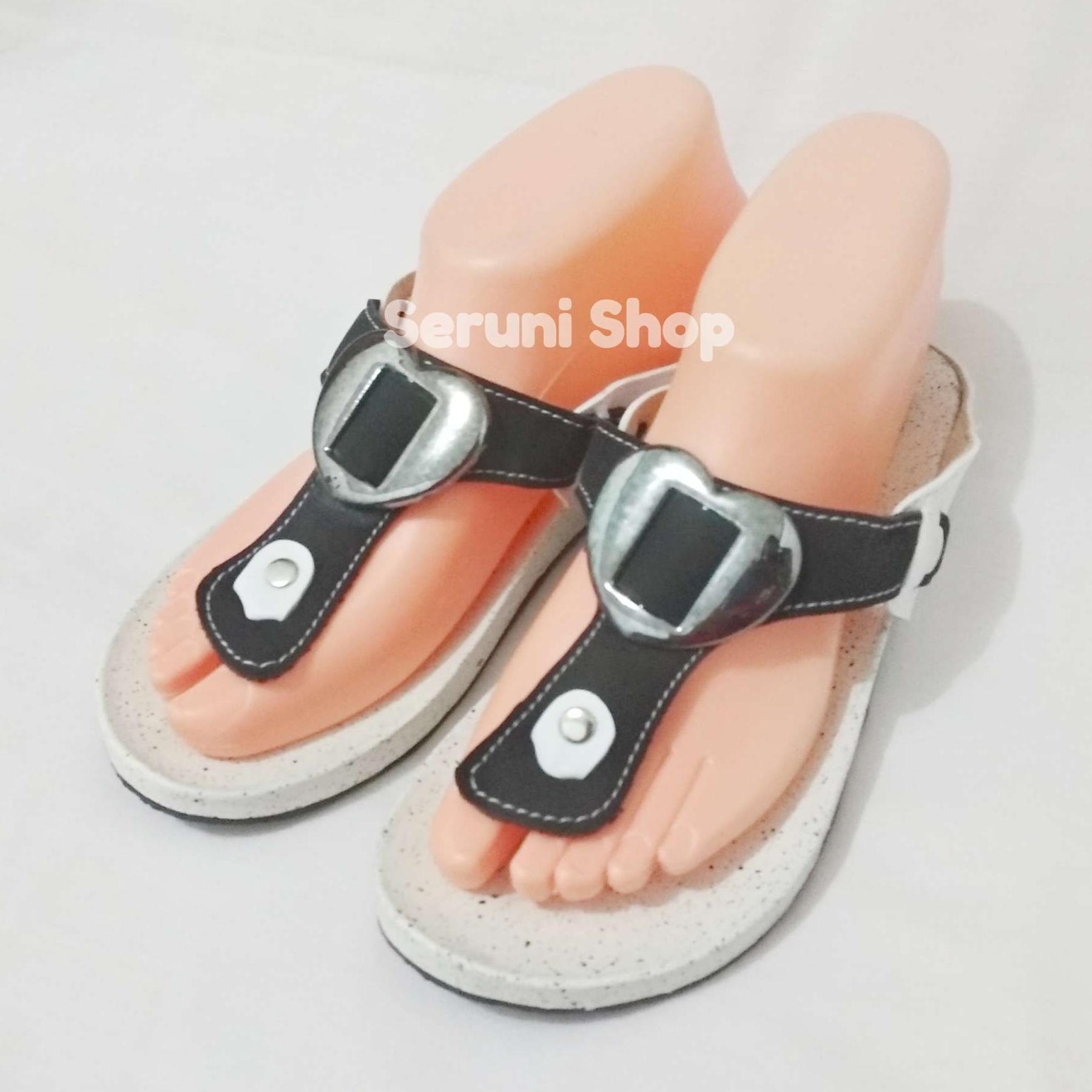 Flat Sandals Love Heart Black / Sandal Wanita / Sandal Cewe