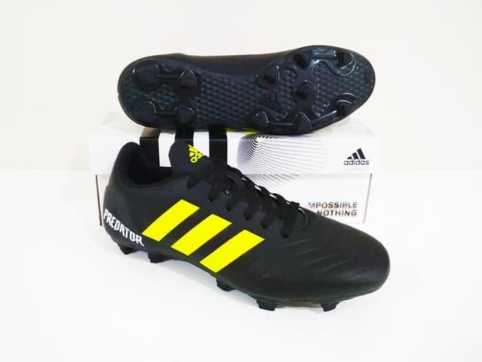 Sepatu Sepak Bola Predator 18 FG (Black Yellow)