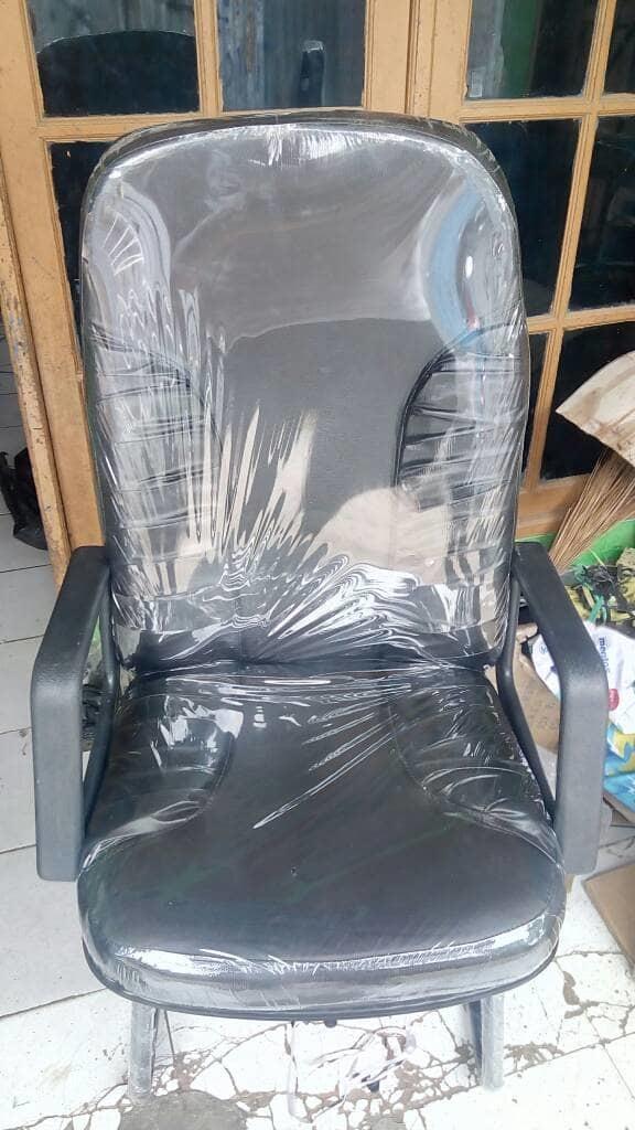Produsen kursi Direksi hadap 03, Warnet, Komputer, DPR, Wika, Hitam