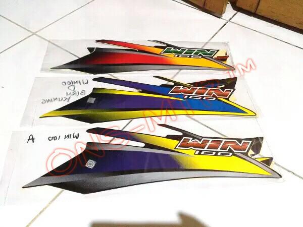 Aksesoris motor nmax/Aksesoris motor vario 150/Aksesoris motor beat/Aksesoris motor vario 125/Aksesoris motor yamaha nmax/Aksesoris motor vixion striping stiker honda win kualitas no1