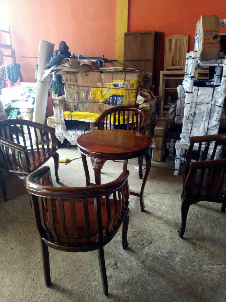 Kursi betawi 4+meja bulat