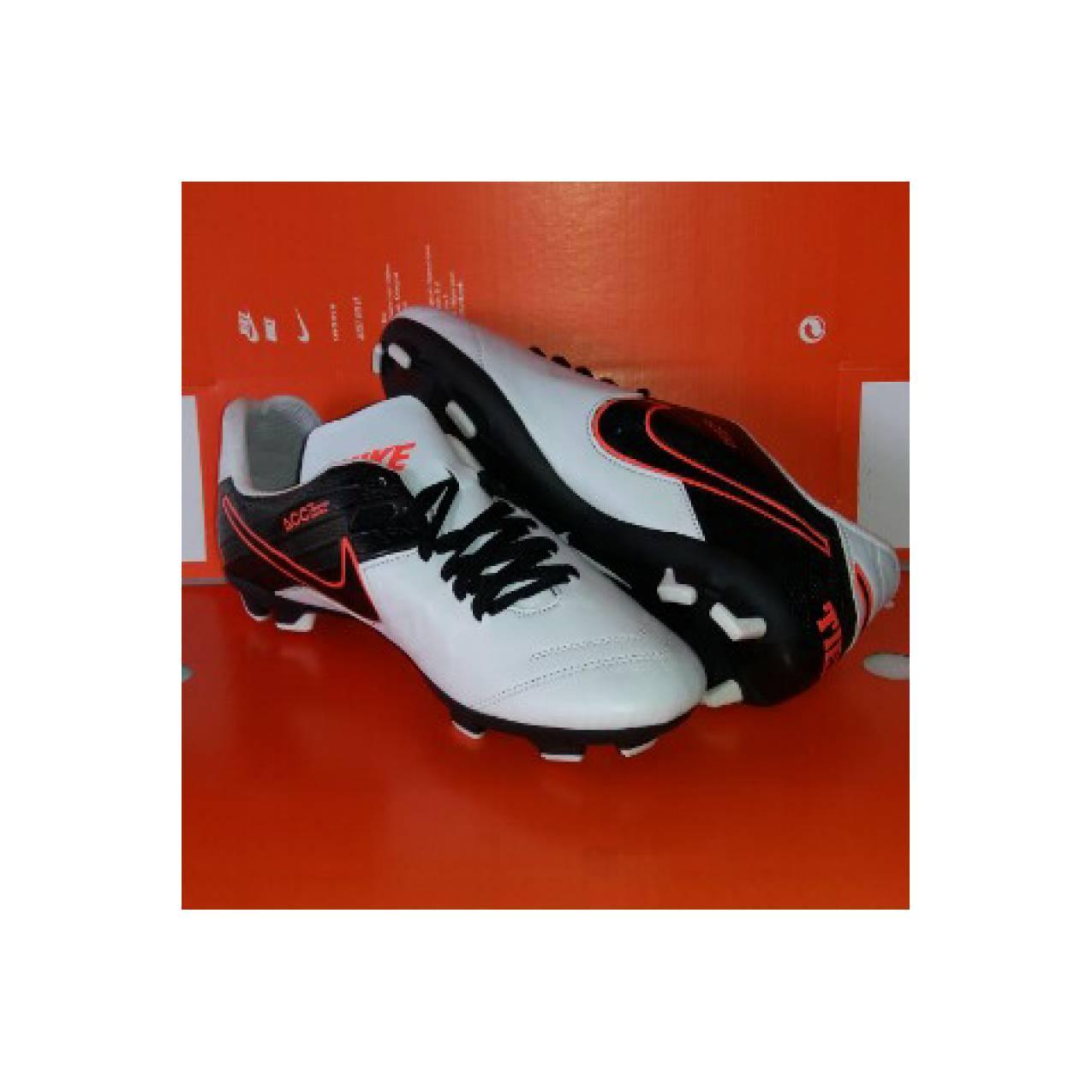 Sepatu Bola Soccer Nike Tiempo Legend Putih List Hitam