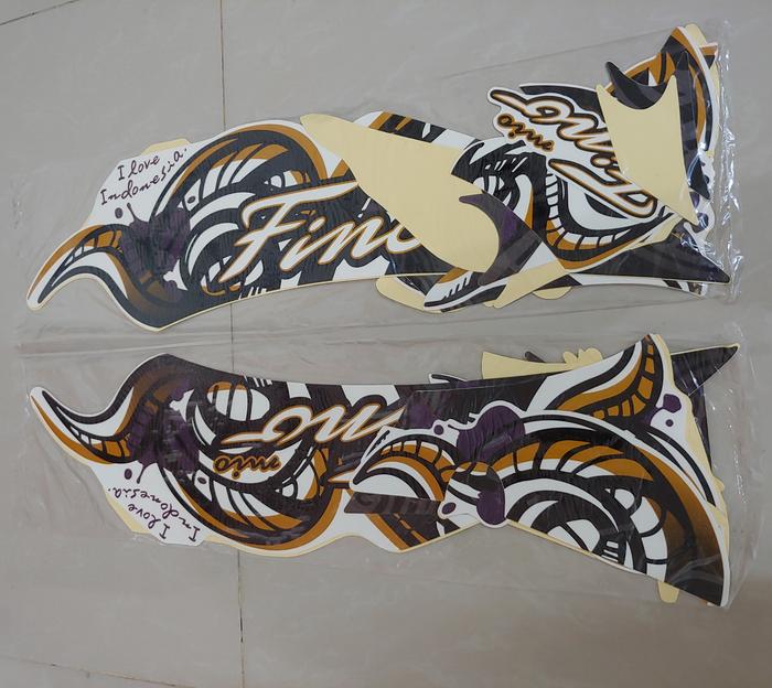 Stiker Bodi & Lis Body & Striping Fino 2013 Putih Batik