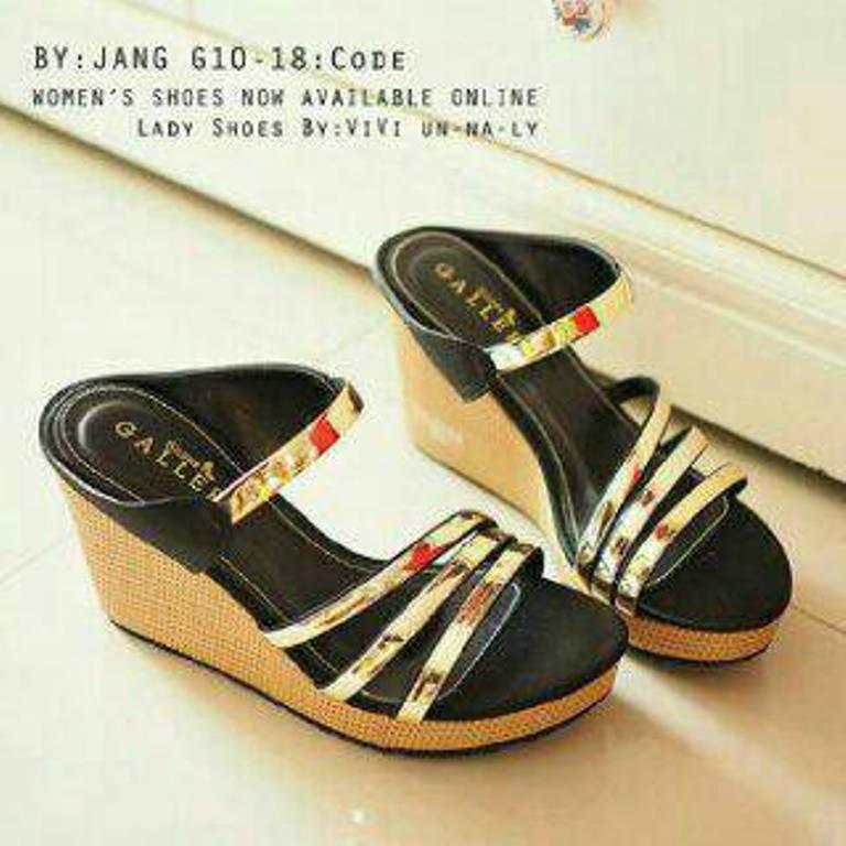 Diskon Sepatu Wanita - Sandal Wedges Hitam Ban 3 Mile Gold FR170